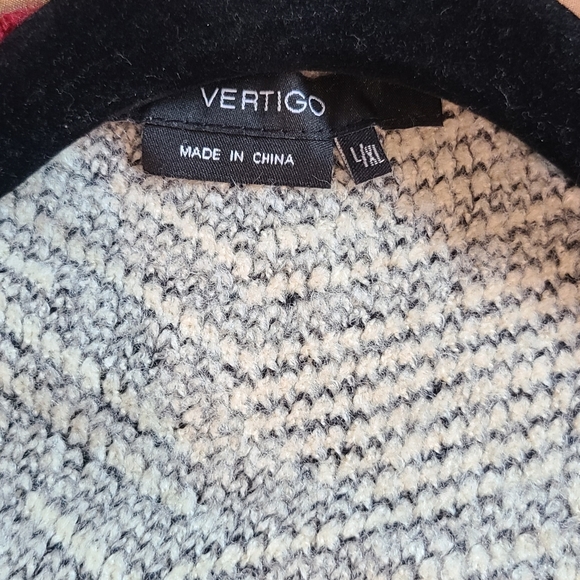 Vertigo Blanket Wrap Cardigen - Picture 7 of 8